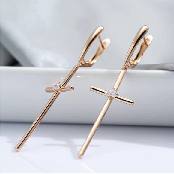 ROSE gold plated cubic zircon cross earrings - Picture 6 of 6